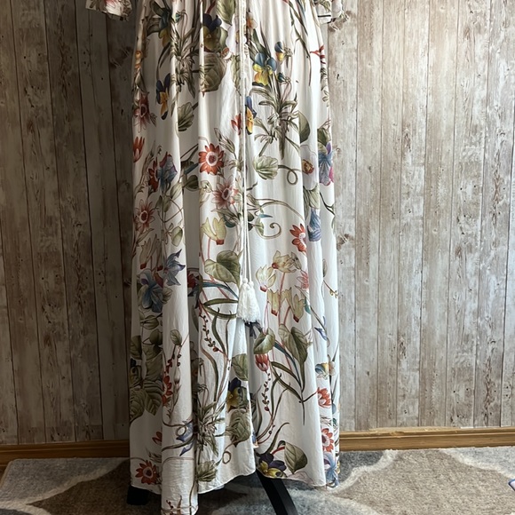 Floral Maxi Dress - White - Picture 5 of 11